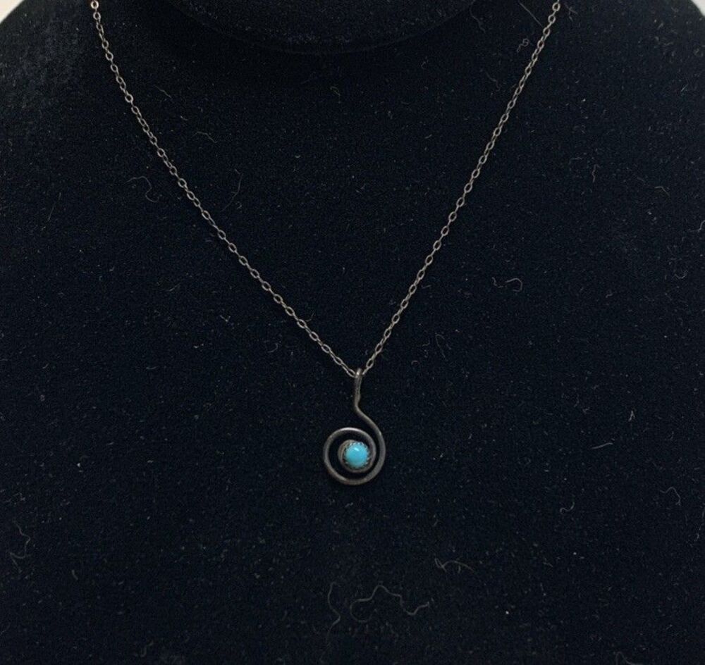 Vintage Native American Sterling Silver Sleeping Beauty Turquoise Swirl Necklace